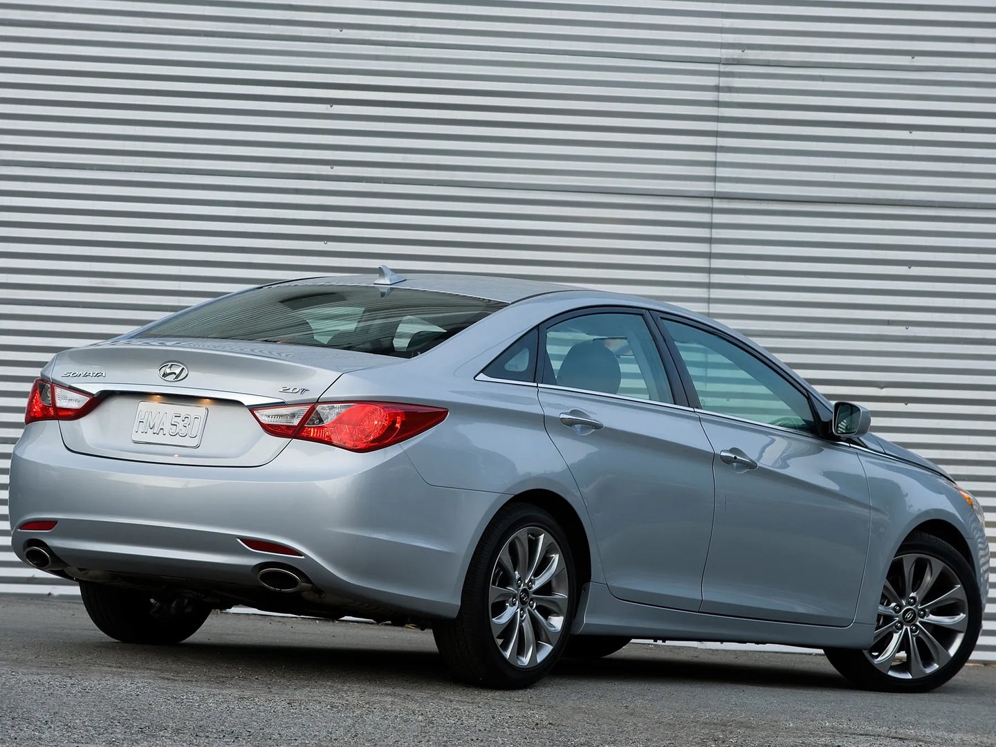 Hyundai_Sonata_6_generation__Sedan__11.jpg
