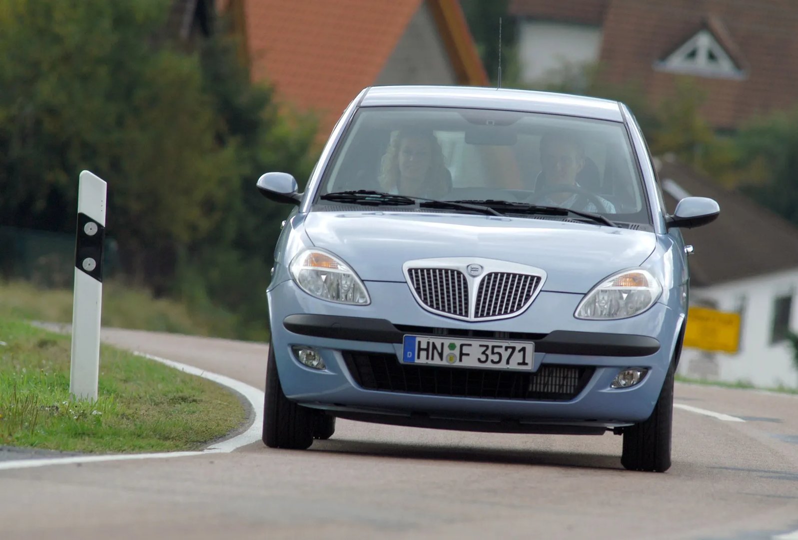 Lancia_Ypsilon_2_generation__Mini_3-doors__5.jpg
