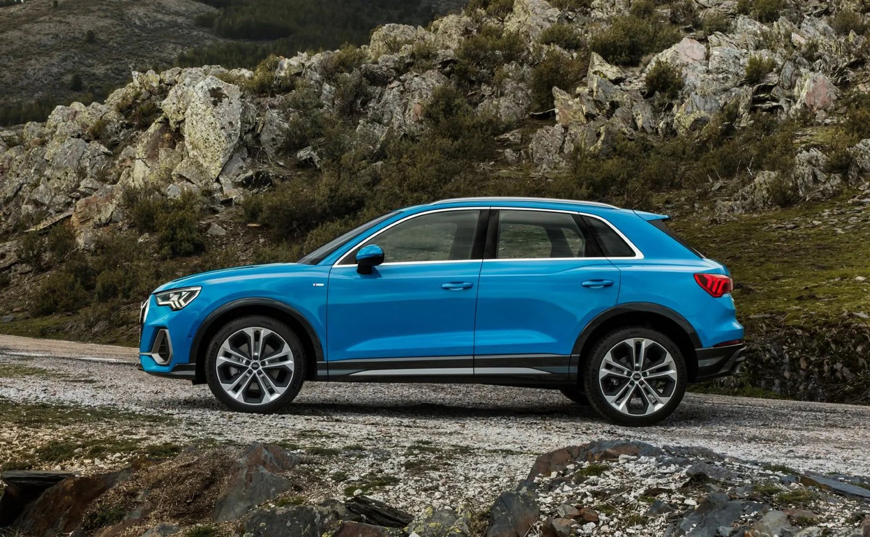 Audi_Q3_2_generation__SUV_5-doors__12.jpg