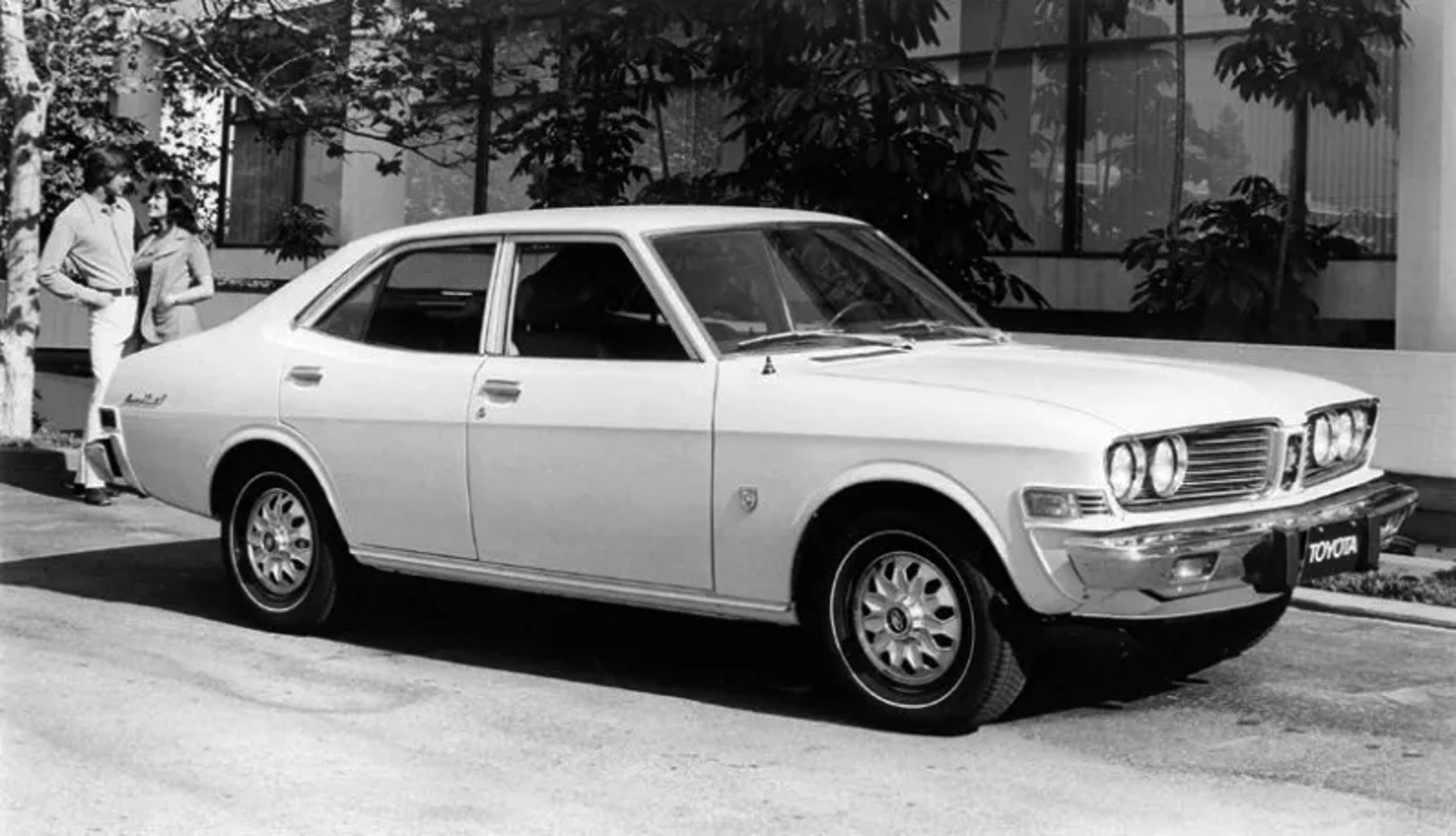 Toyota_Mark_II_2_generation__Sedan__5.jpg