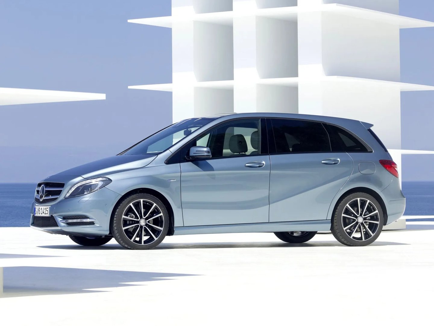 Mercedes_B-Class_2_generation__Hatchback_5-door__9.jpg