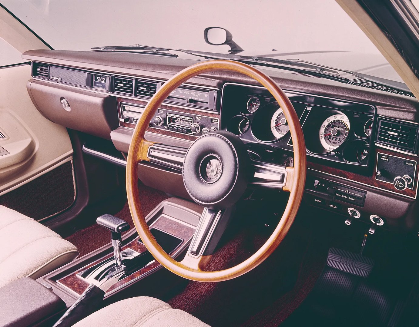 Nissan_Cedric_4_generation__Coupe_Hardtop__9.jpg