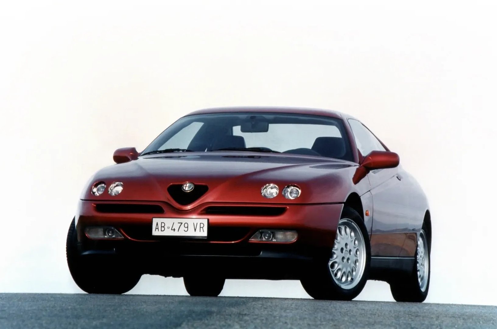 Alfa Romeo_GTV_1_generation__Coupe__6.jpg