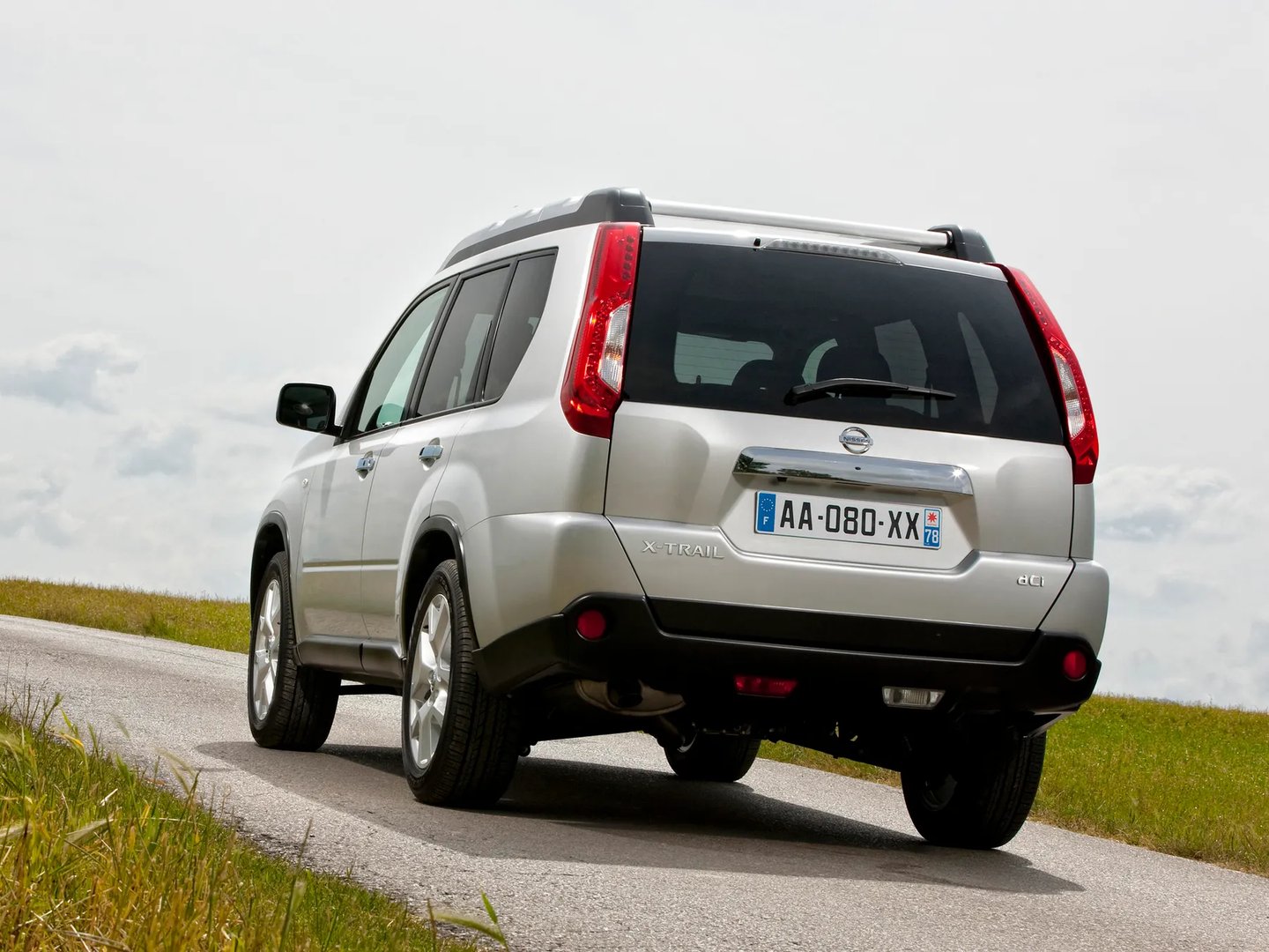 Nissan_X-Trail_2_generation_restyling__SUV_5-doors__2.jpg