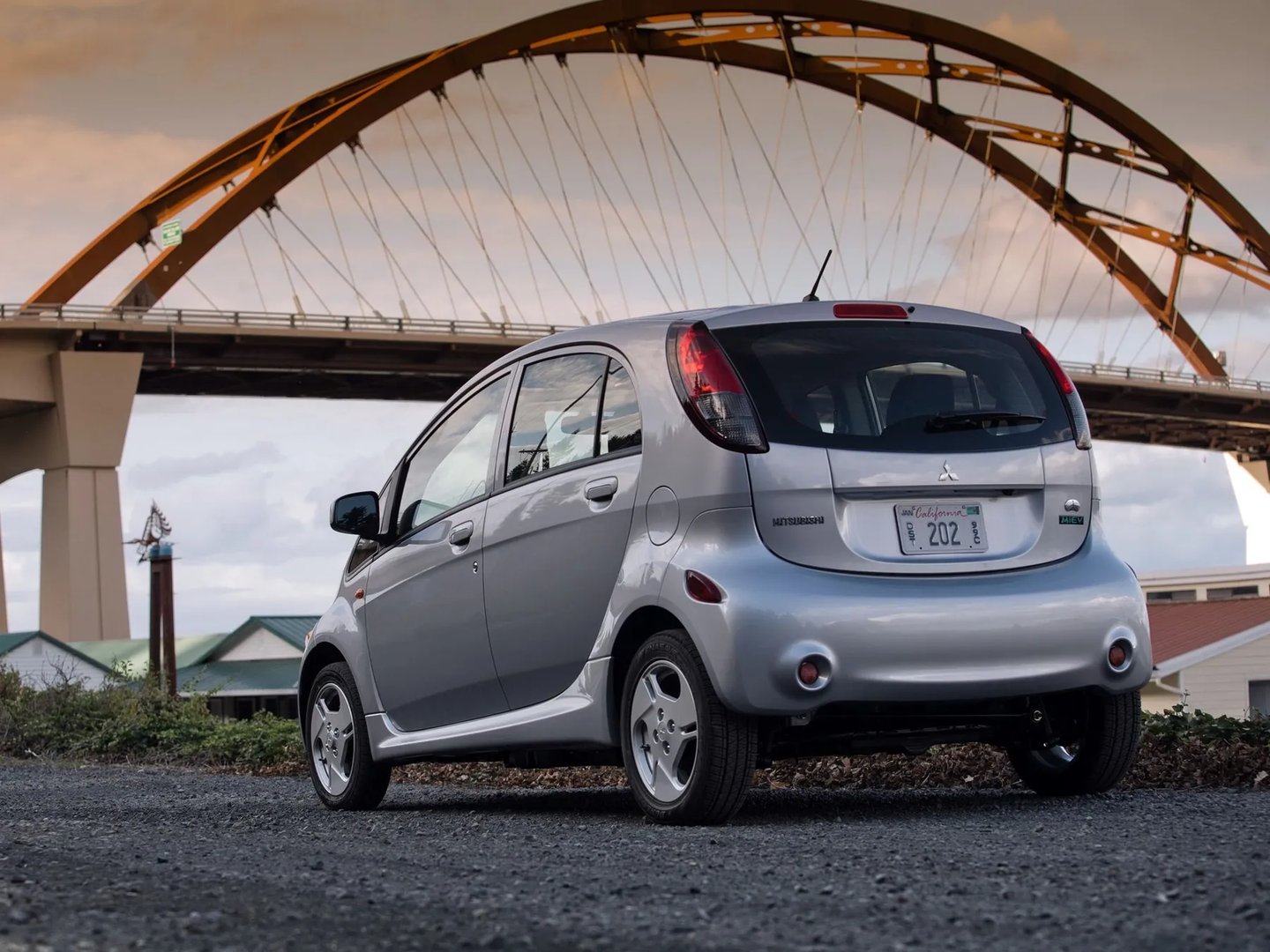 Mitsubishi_i-MiEV_1_generation__Mini_5-doors__5.jpg