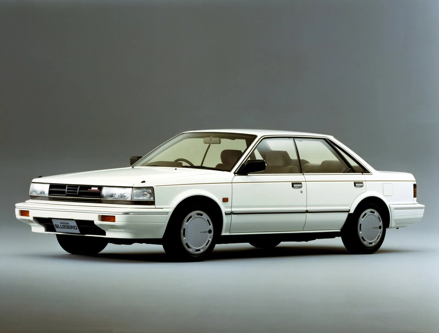 Nissan_Bluebird_7_generation__Sedan__2.jpg