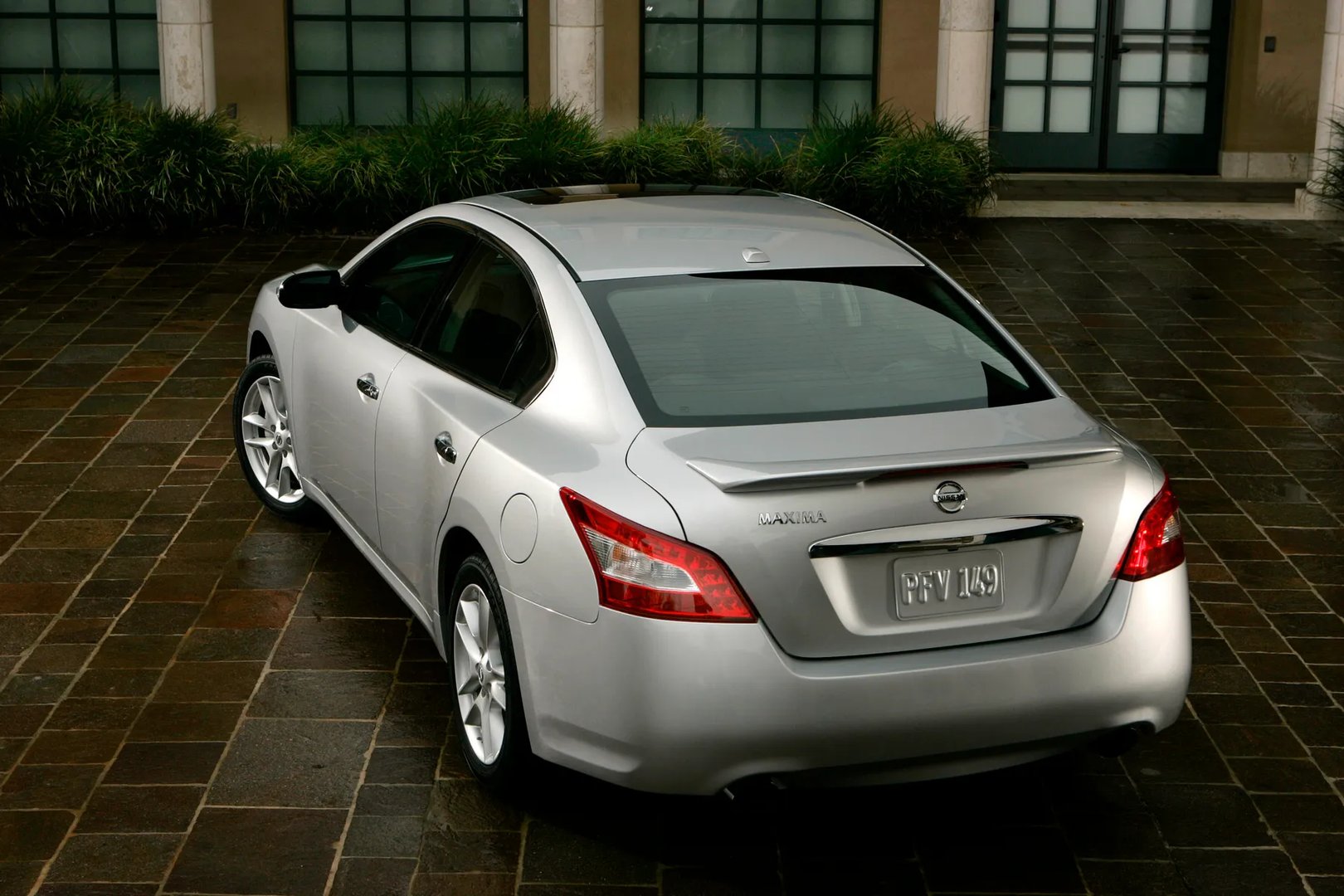 Nissan_Maxima_7_generation__Sedan__9.jpg