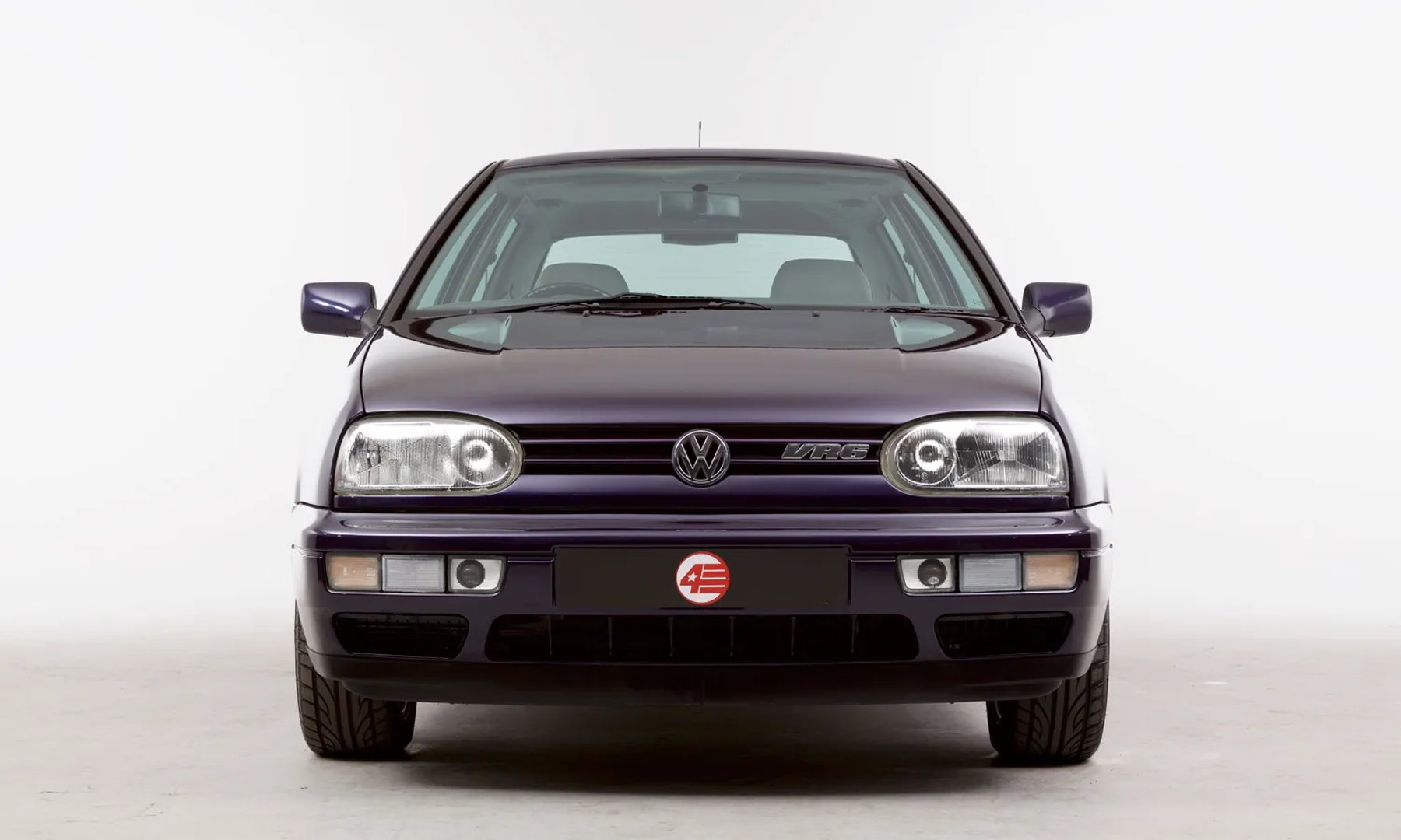 Volkswagen_Golf_3_generation__Hatchback_3-door__7.jpg