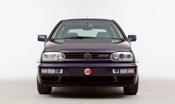 Volkswagen_Golf_3_generation__Hatchback_3-door__7.jpg