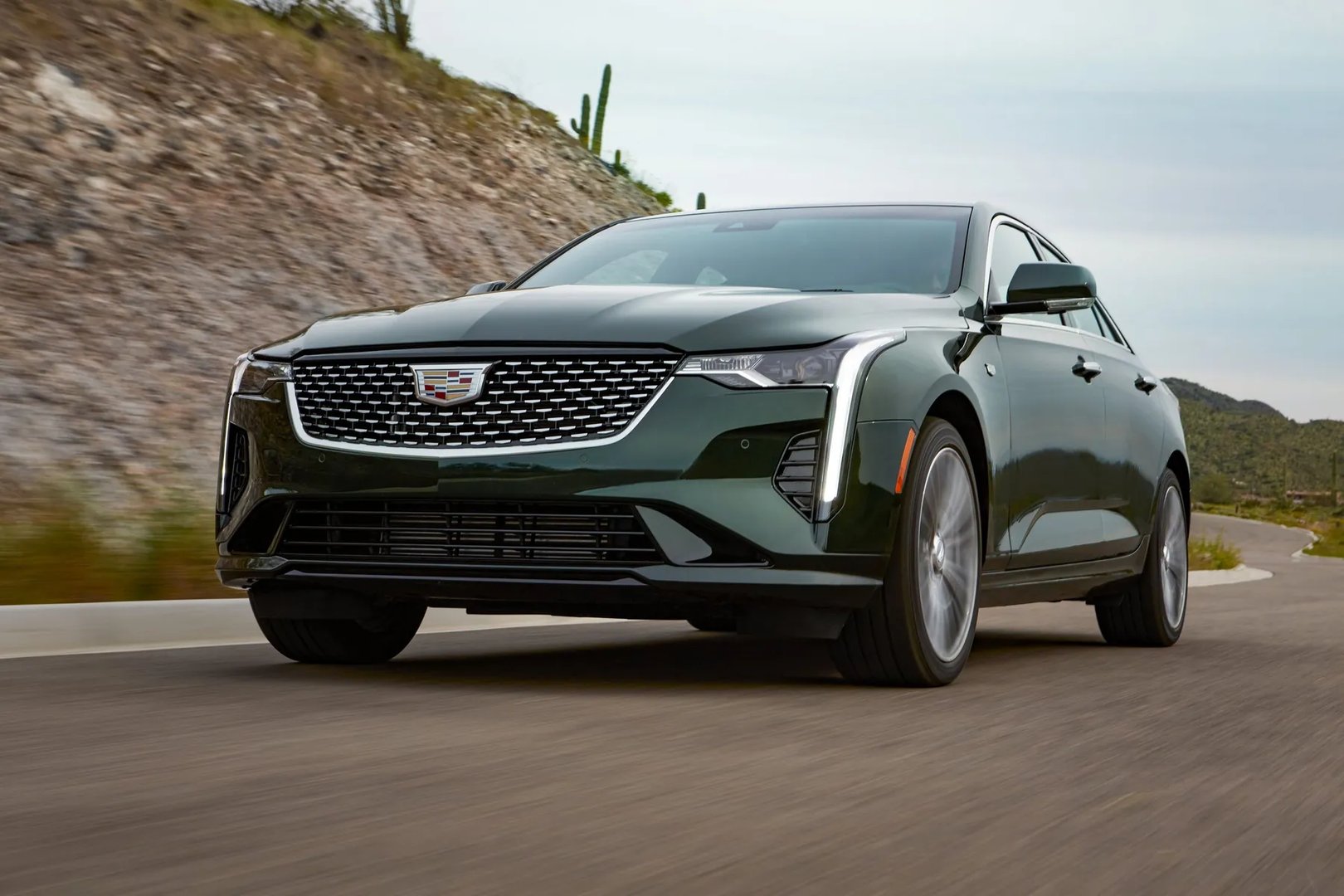Cadillac_CT4_1_generation__Sedan__1.jpg