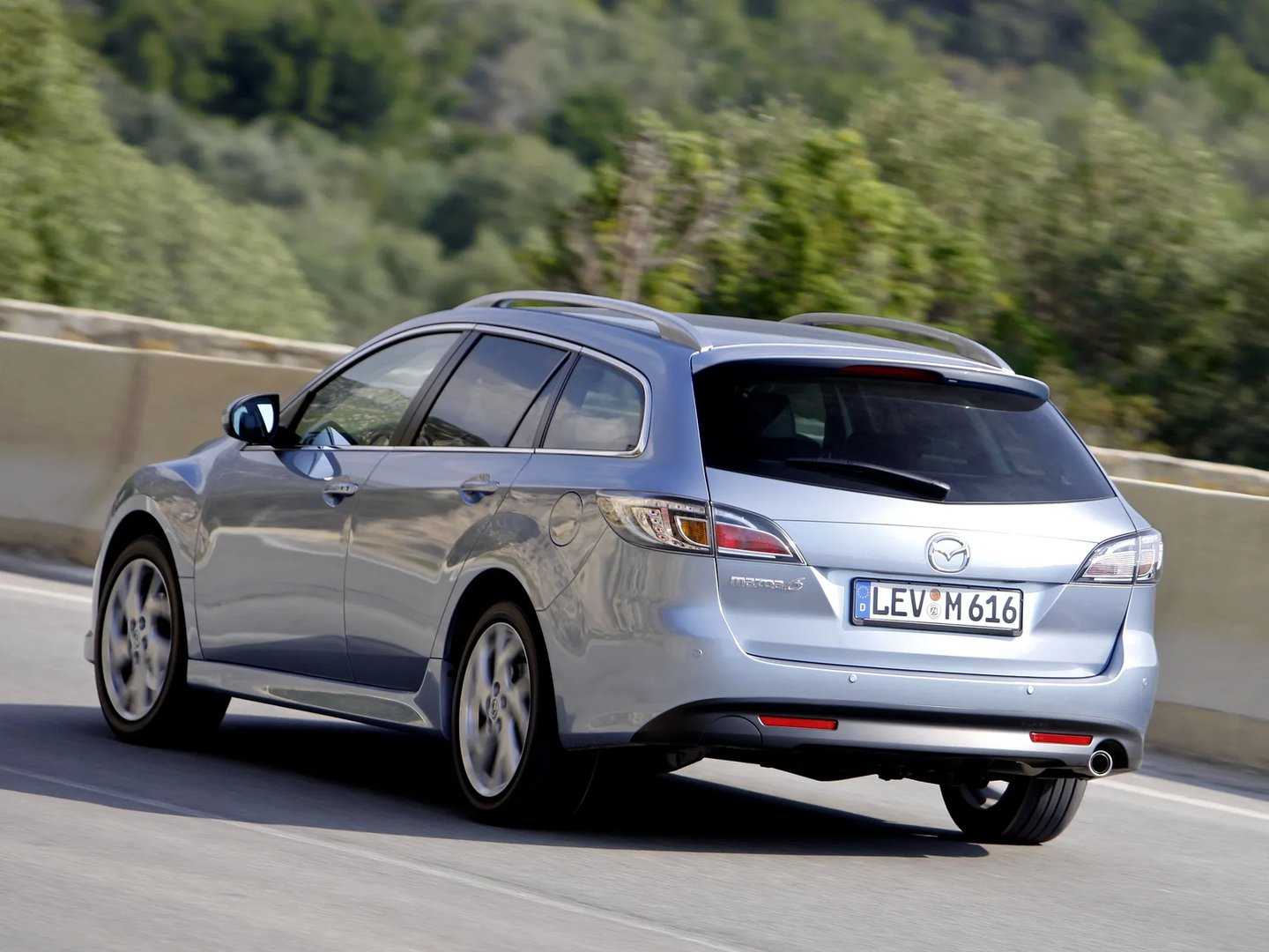 Mazda_6_2_generation_restyling__Estate_5-door__6.jpg