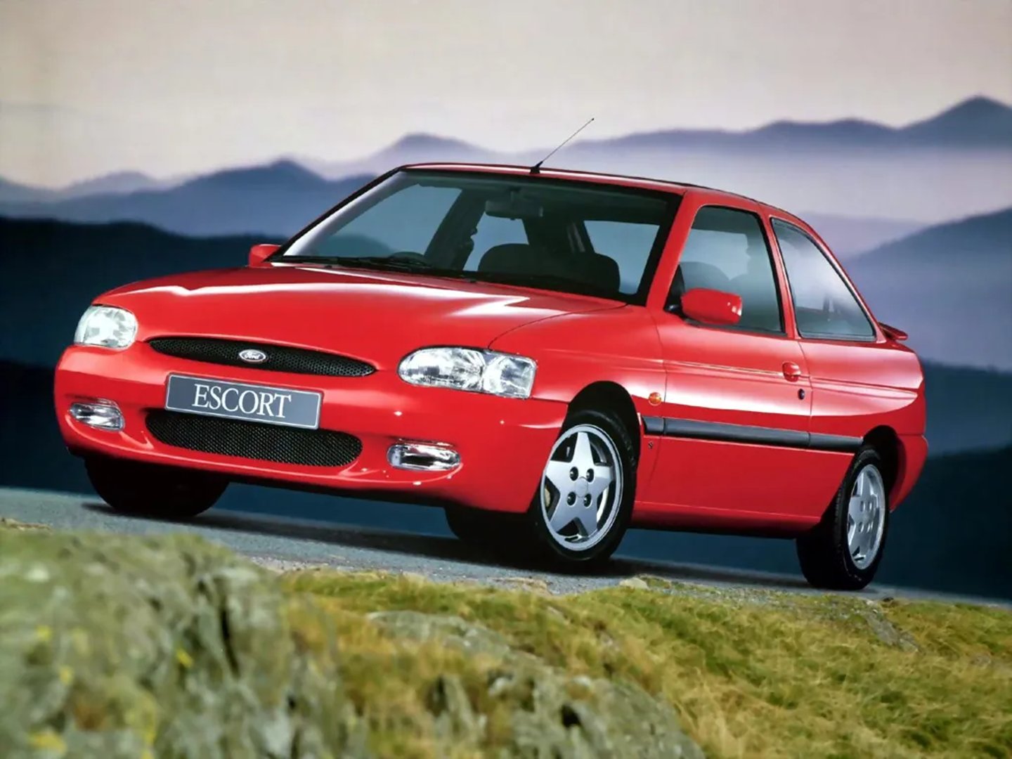 Ford_Escort_5_generation_restyling_2__Hatchback_3-door__2.jpg