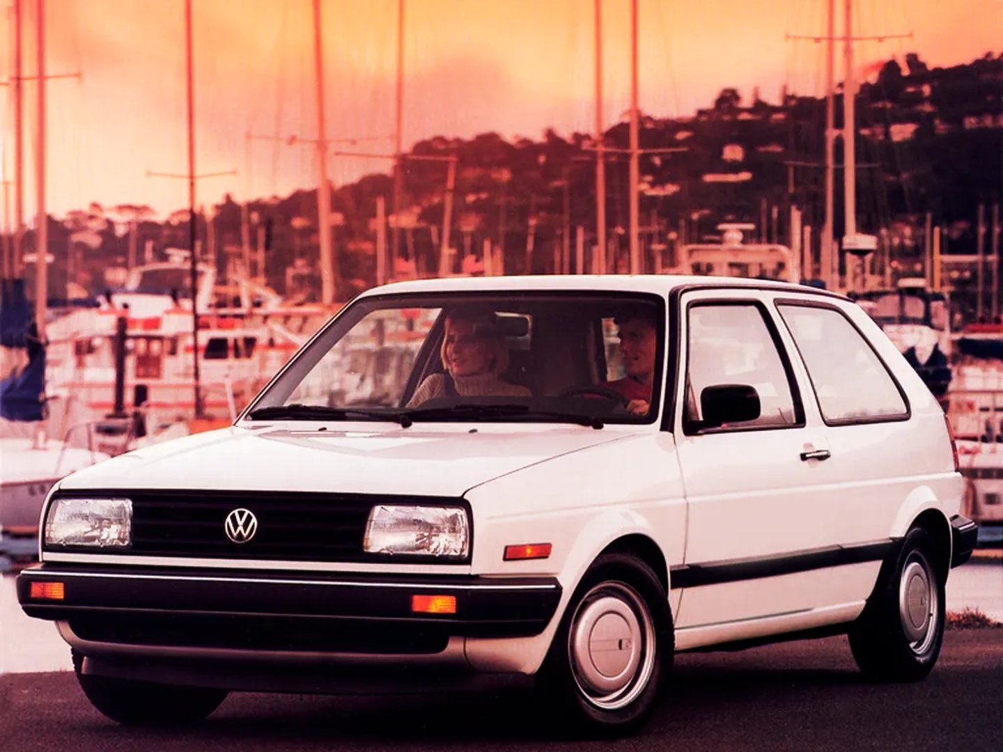 Volkswagen_Golf_2_generation__Hatchback_3-door__6.jpg
