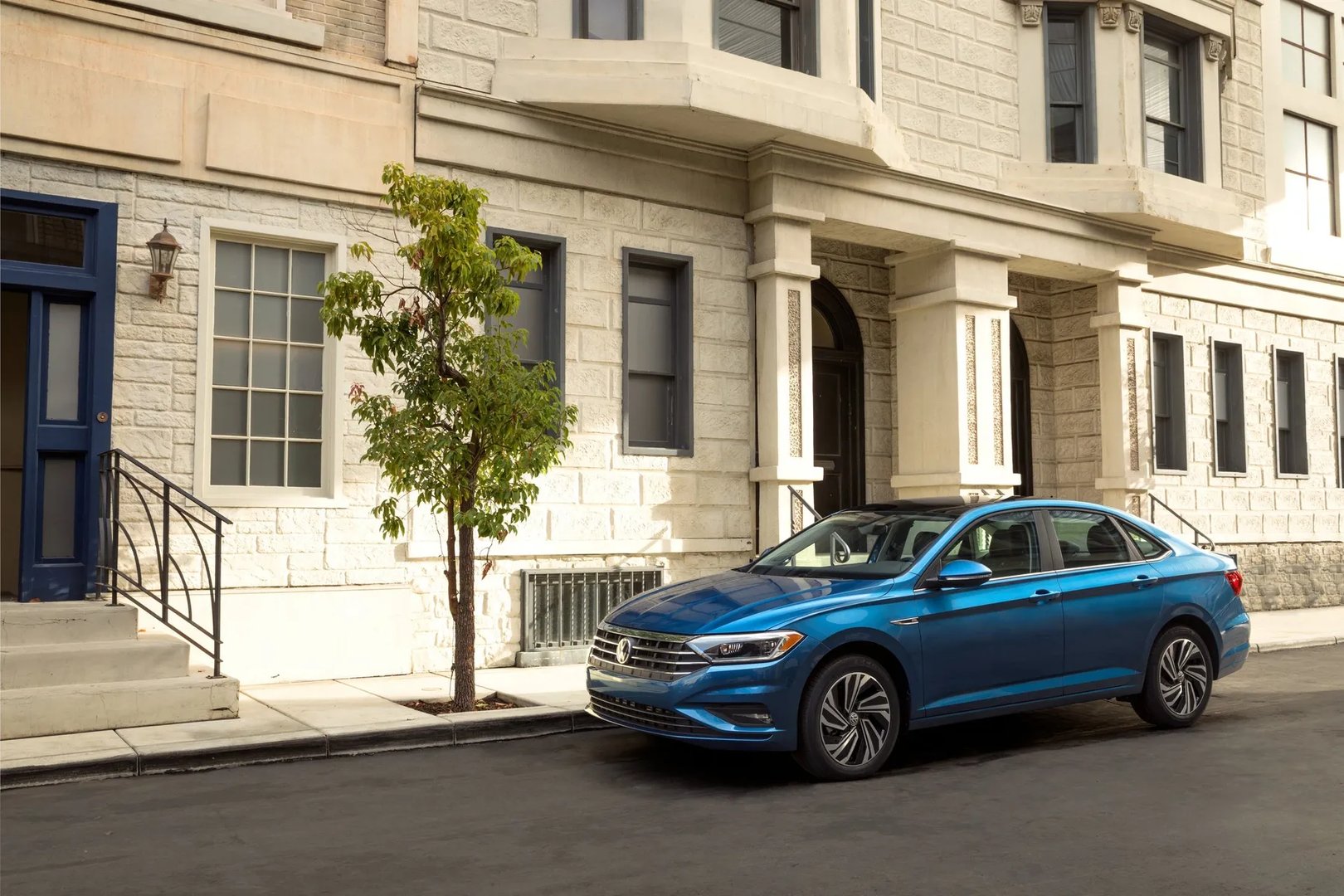 Volkswagen_Jetta_7_generation__Sedan__5.jpg