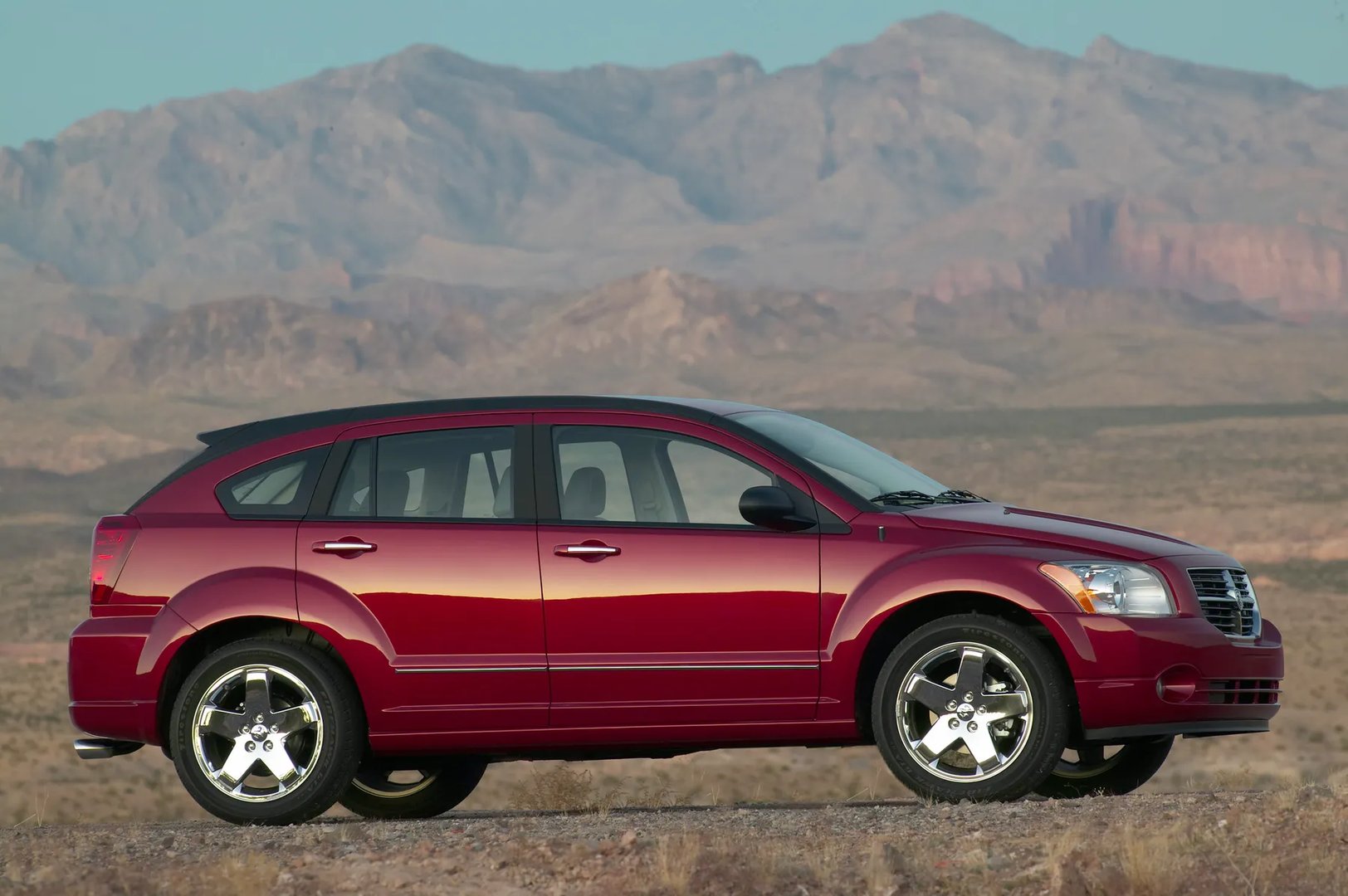 Dodge_Caliber_1_generation__Hatchback_5-door__10.jpg