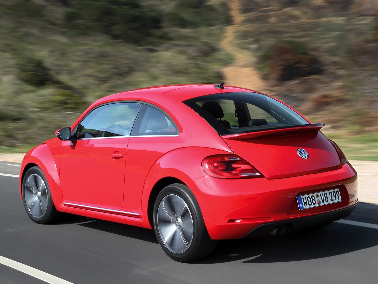 Volkswagen_Beetle_2_generation__Hatchback_3-door__9.jpg