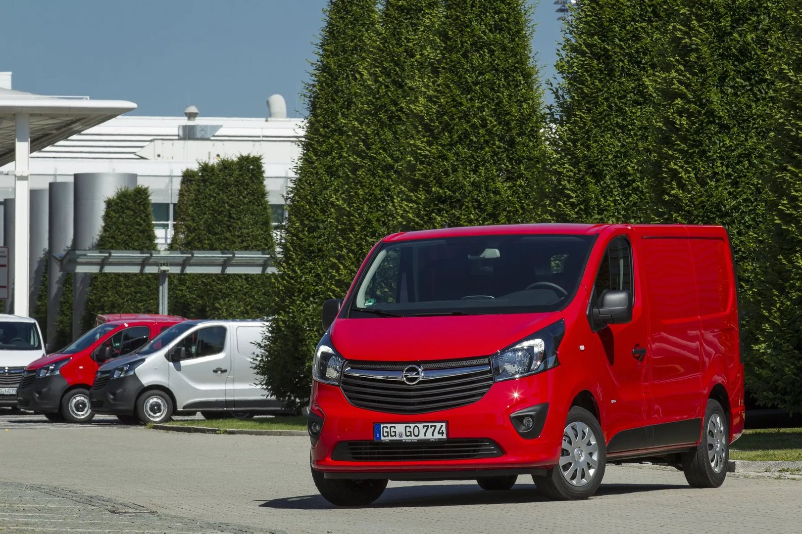 Opel_Vivaro_2_generation__Van__11.jpg
