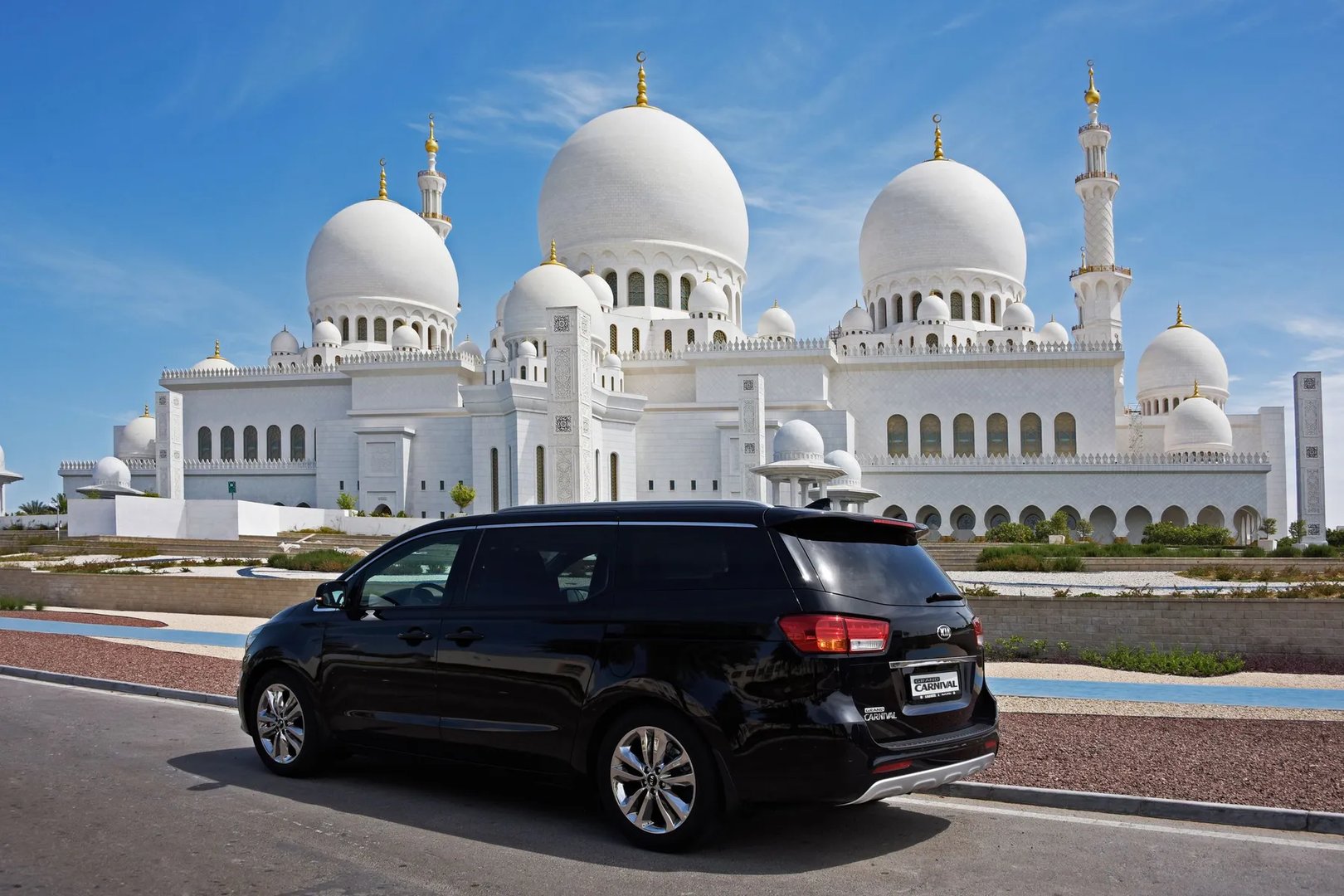 Kia_Carnival_3_generation__Minivan__4.jpg