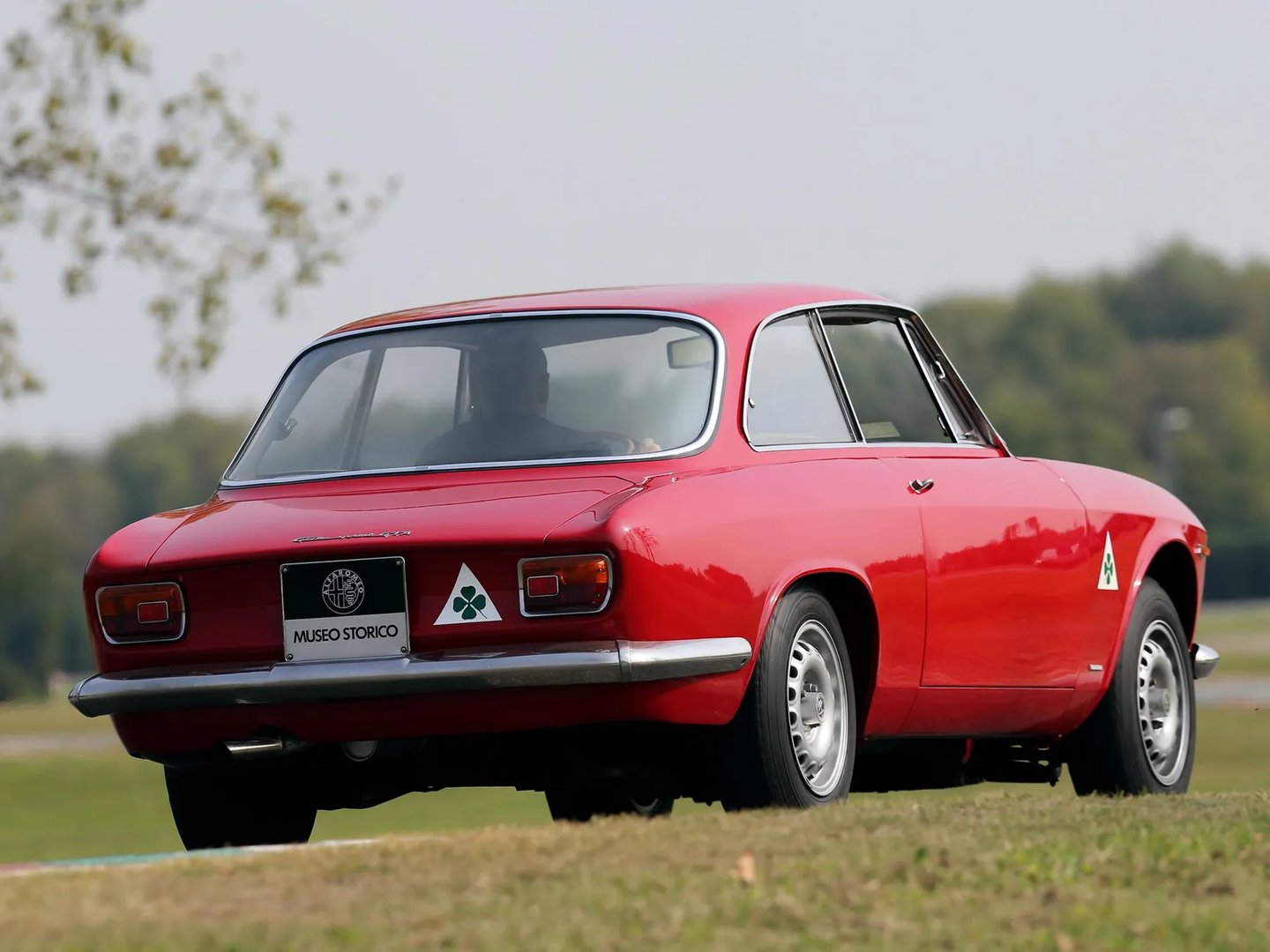 Alfa Romeo_Giulia_1_generation__Coupe__5.jpg