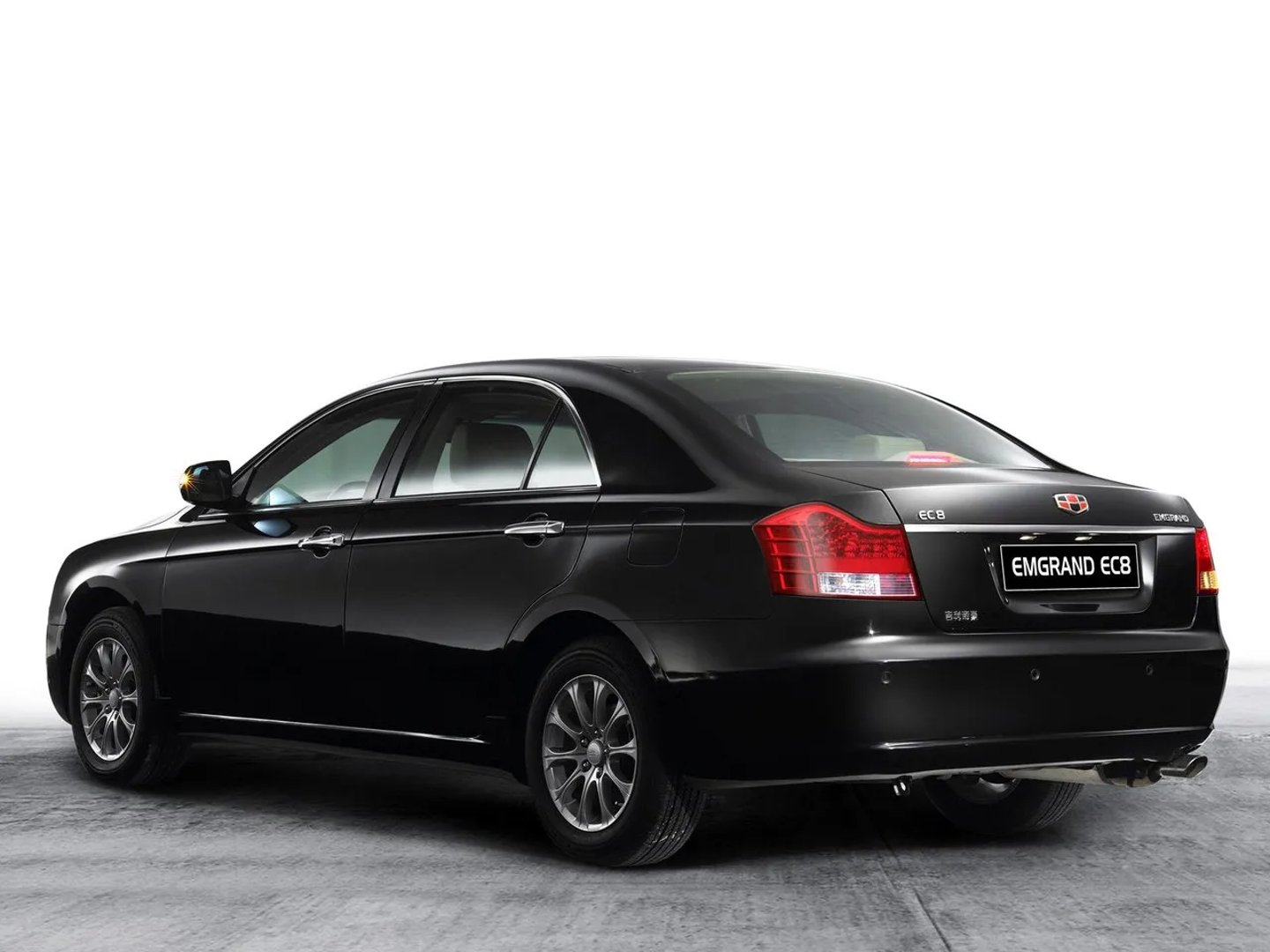 Geely_Emgrand_EC8_1_generation__Sedan__2.jpg