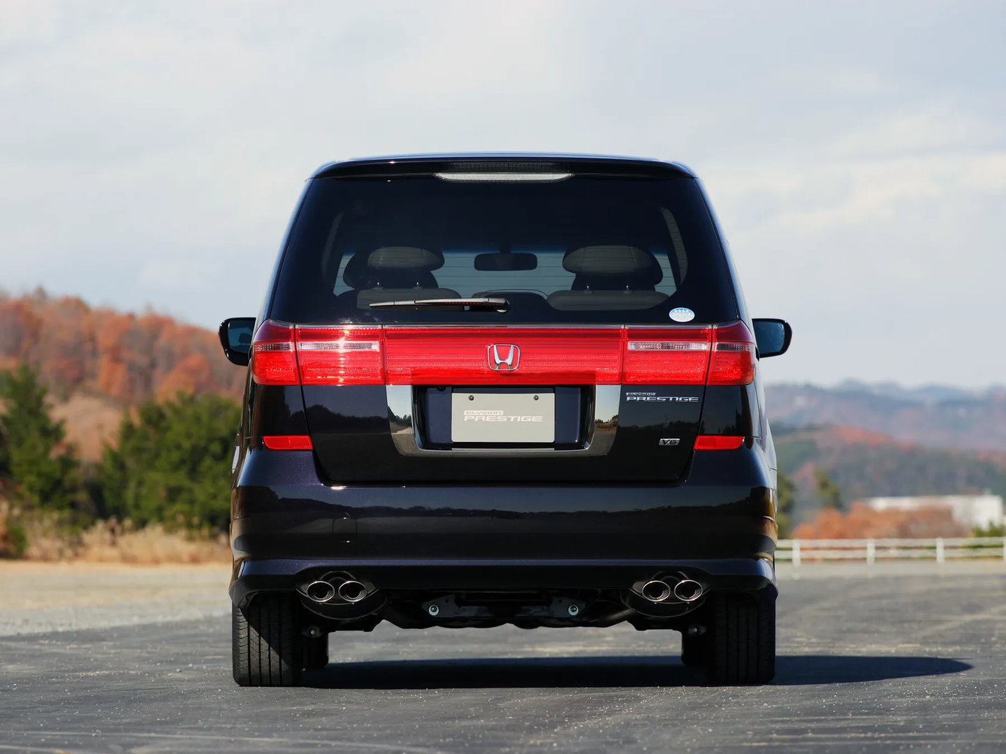 Honda_Elysion_1_generation_restyling__Minivan__7.jpg