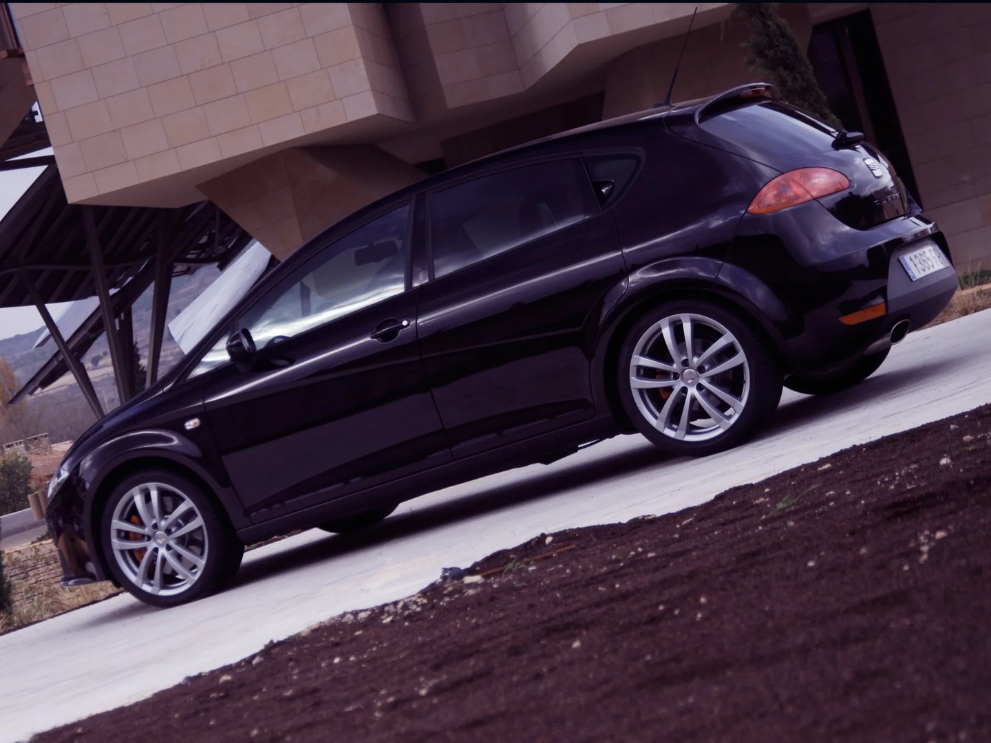 SEAT_Leon_Cupra_2_generation__Hatchback_5-door__5.jpg