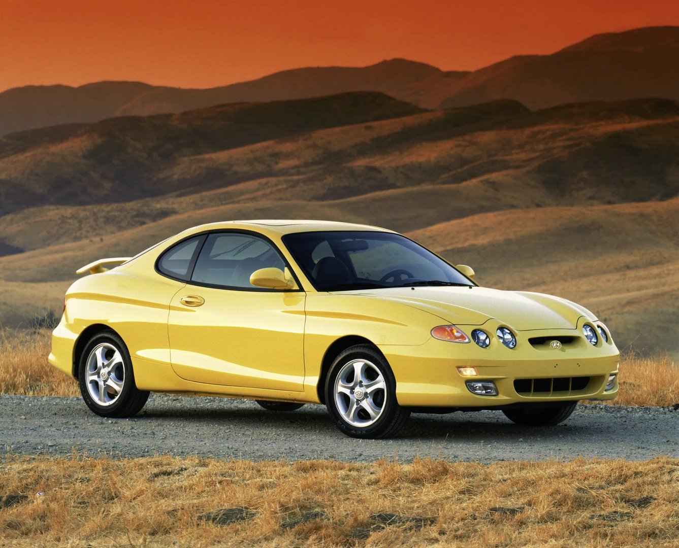 Hyundai_Tiburon_1_generation_restyling__Coupe__3.jpg