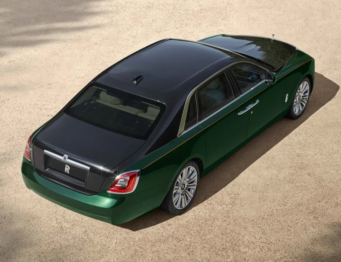 Rolls-Royce_Ghost_2_generation__Sedan_Long__1.jpg