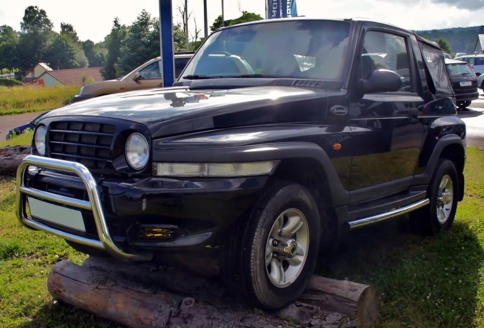 Daewoo_Korando_1_generation__SUV_cabriolet__3.jpg