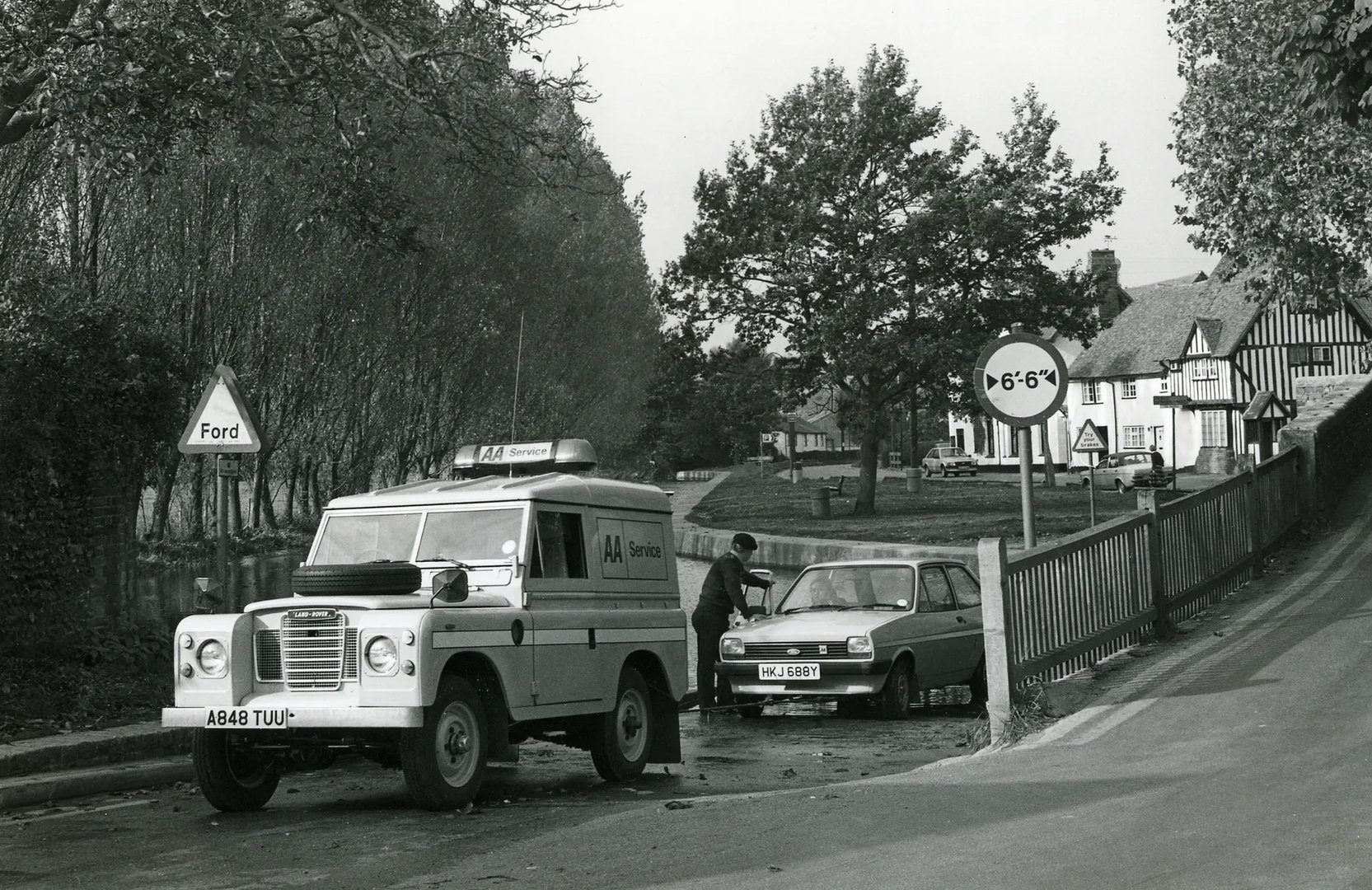 Land Rover_Series_III_1_generation__SUV_5-doors__3.jpg