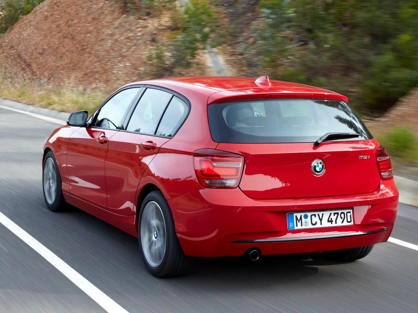 BMW_1_series_2_generation__Hatchback_5-door__12.jpg
