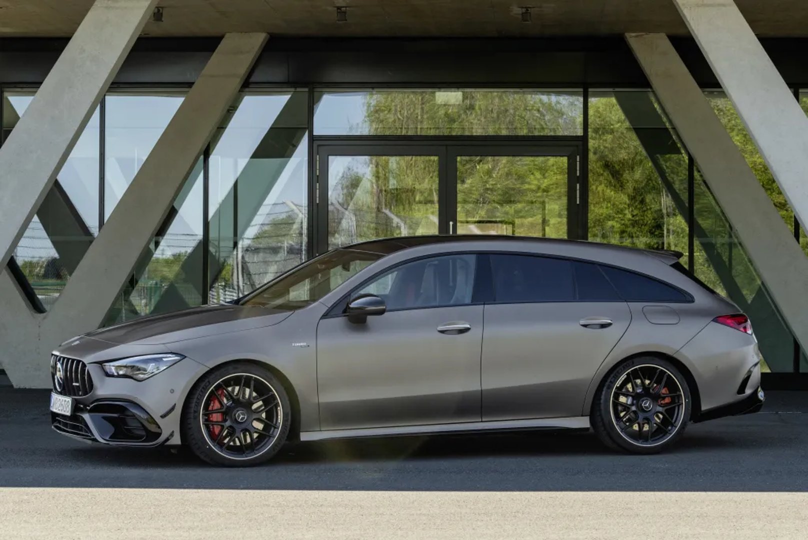 Mercedes_CLA_AMG_2_generation__Estate_5-door__2.jpg