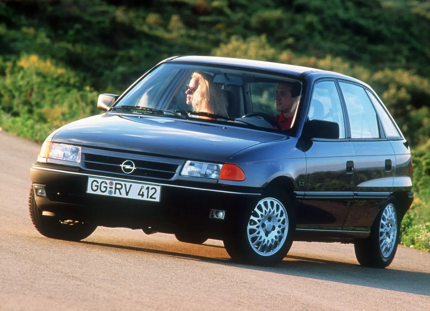 Opel_Astra_1_generation__Hatchback_5-door__2.jpg
