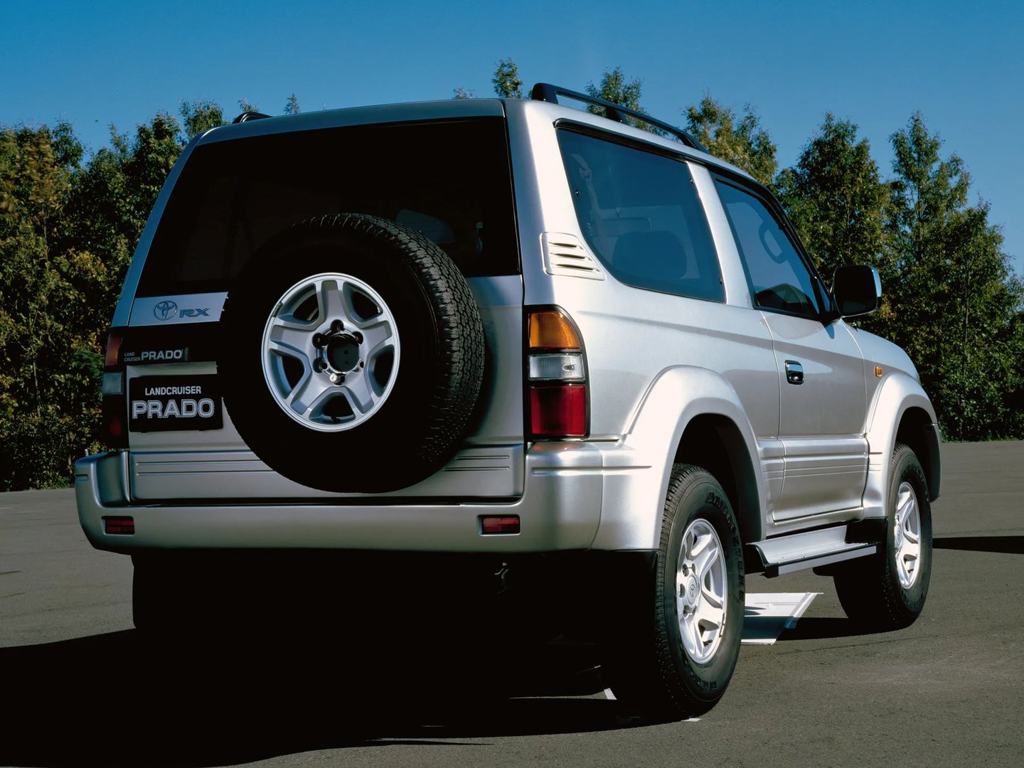 Toyota_Land_Cruiser_2_generation__SUV_3-doors__5.jpg