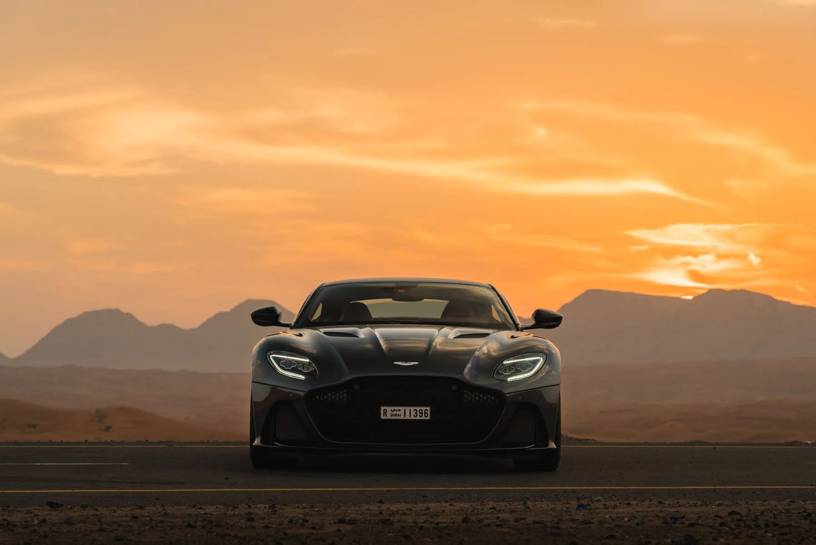 Aston Martin_DBS_3_generation__Coupe__5.jpg