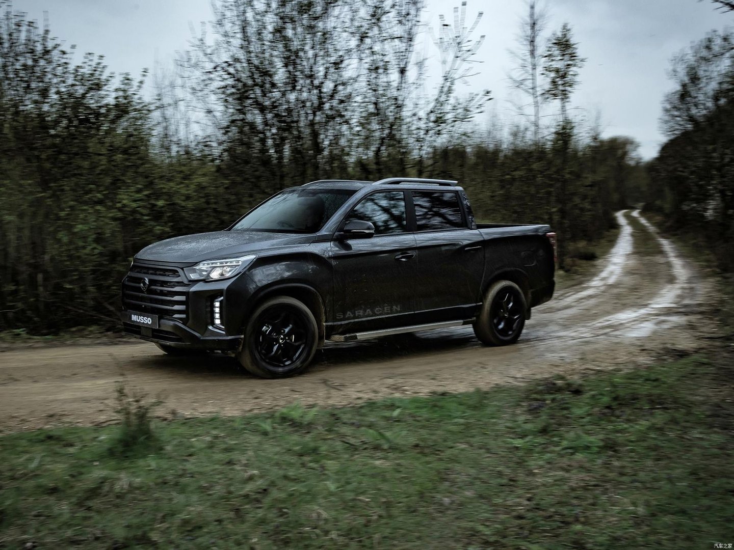 ssangyong_Musso_2_generation_restyling__Pickup_double-cab__43.jpg