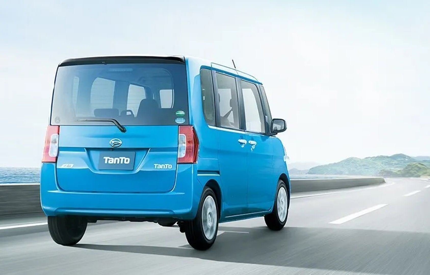 Daihatsu_Tanto_3_generation__Microvan__1.jpg