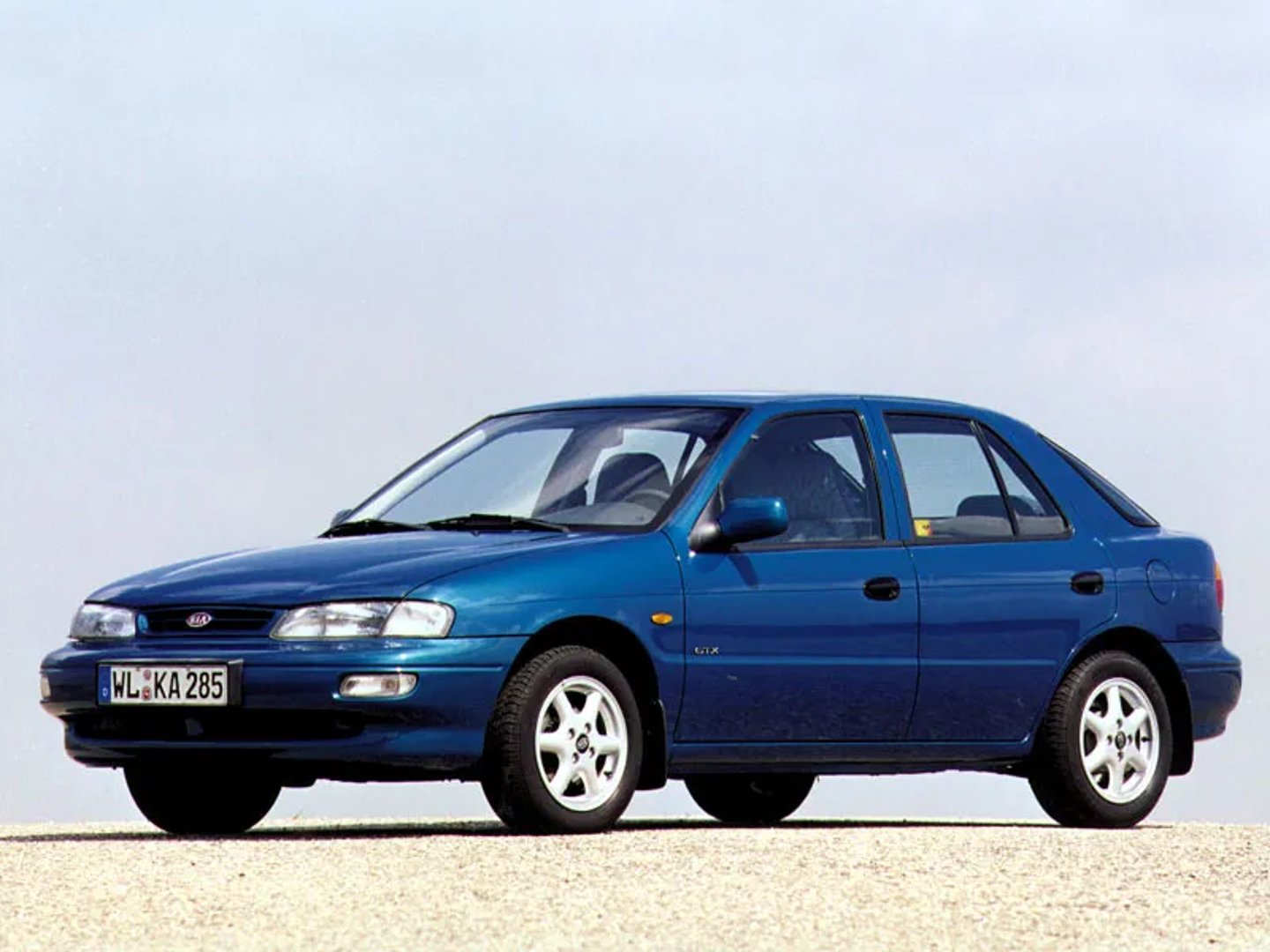 Kia_Mentor_1_generation__Hatchback_5-door__1.jpg