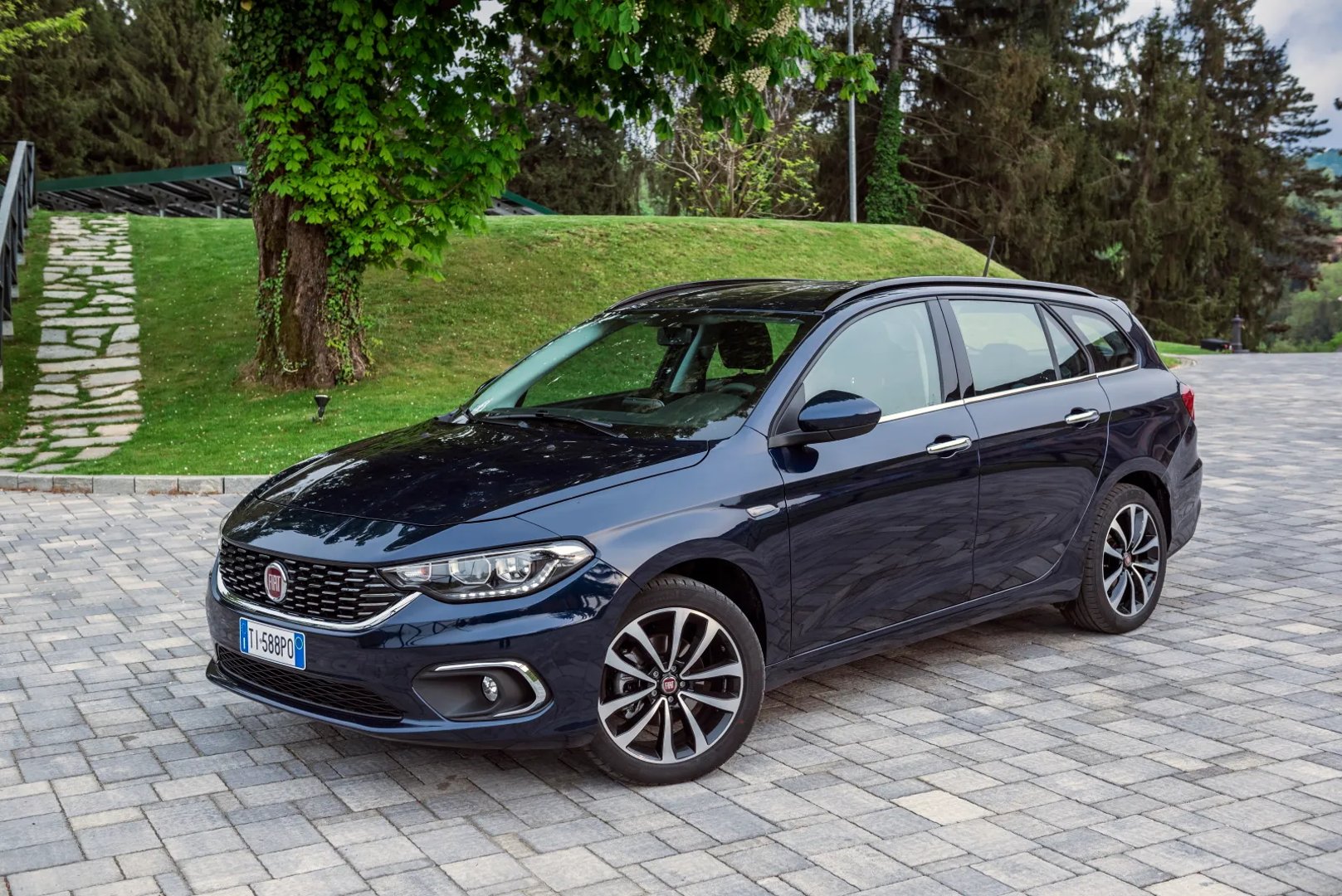Fiat_Tipo_2_generation__Estate_5-door__11.jpg