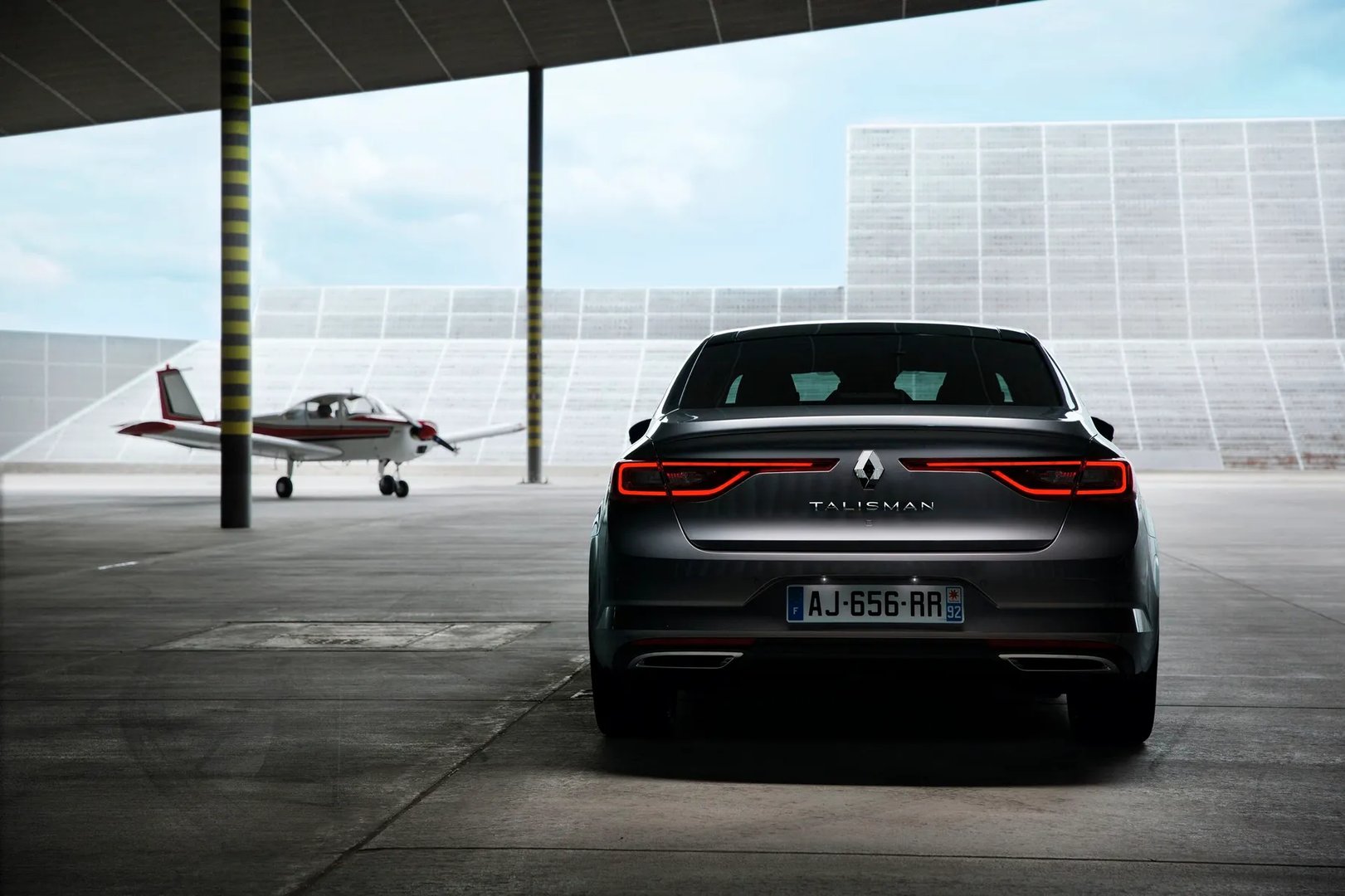 Renault_Talisman_1_generation__Sedan__12.jpg