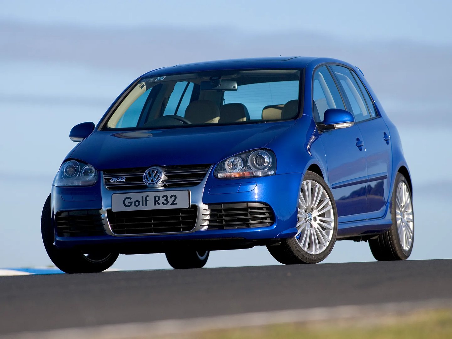 —  Hatchback 5-door