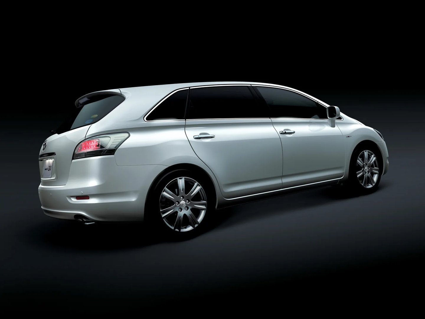 Toyota_Mark_X_ZiO_1_generation__Compact_Van__3.jpg