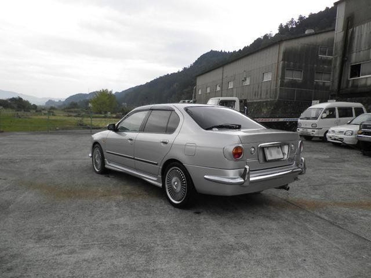 mitsuoka_Ryoga_1_generation__Sedan__2.jpg