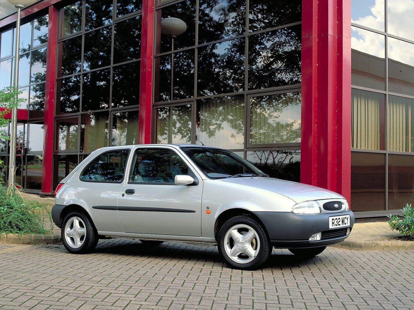 Ford_Fiesta_4_generation__Mini_3-doors__6.jpg