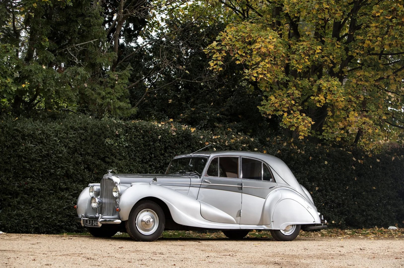 Bentley_Mark_VI_1_generation__Sedan__11.jpg