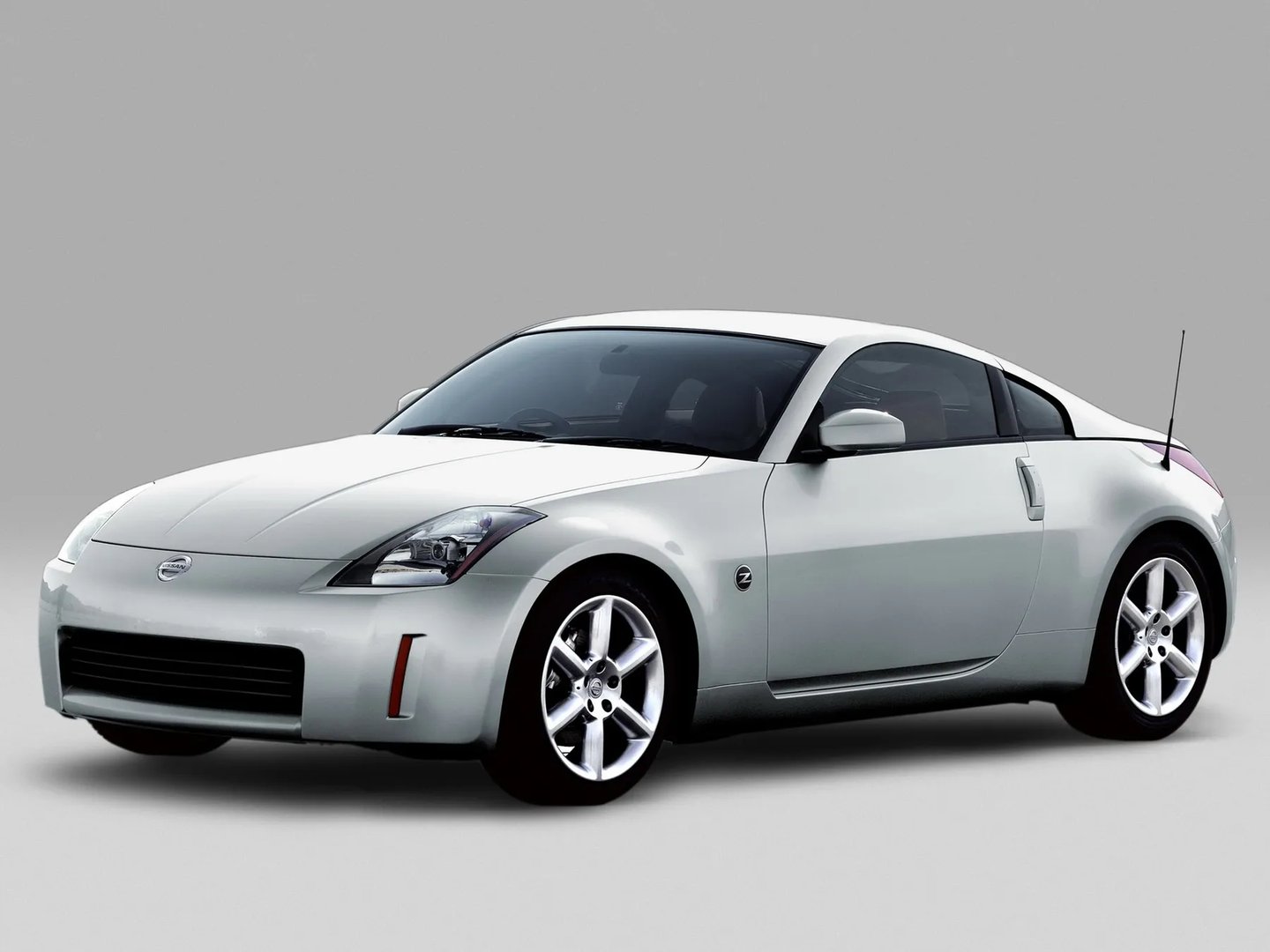 Nissan_Fairlady_Z_5_generation__Coupe__6.jpg
