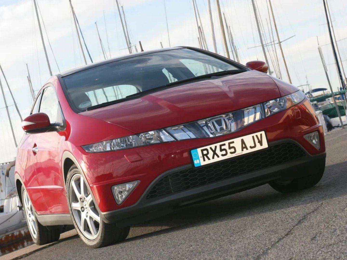 Honda_Civic_8_generation__Hatchback_5-door__6.jpg