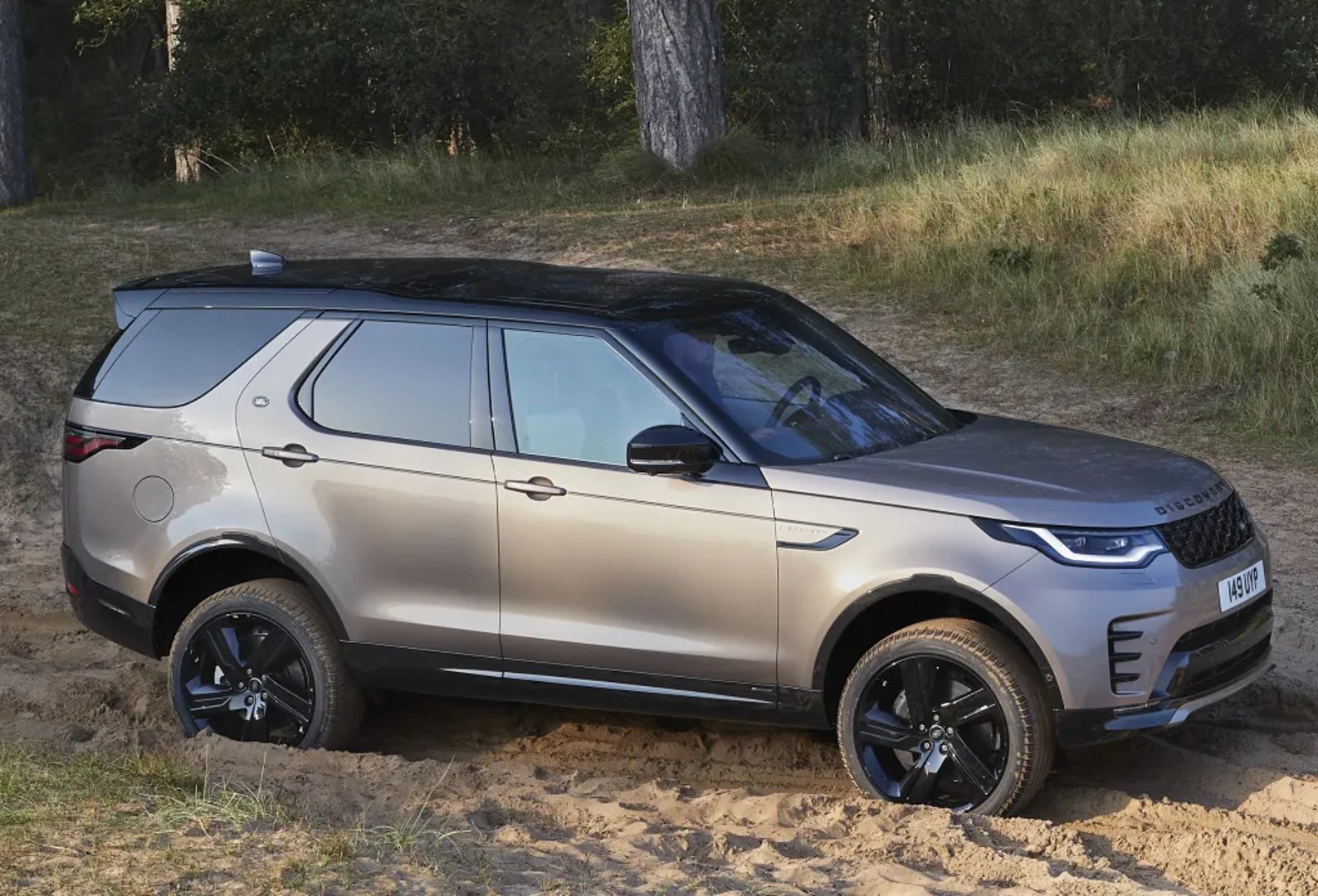 Land Rover_Discovery_5_generation_restyling__SUV_5-doors__7.jpg