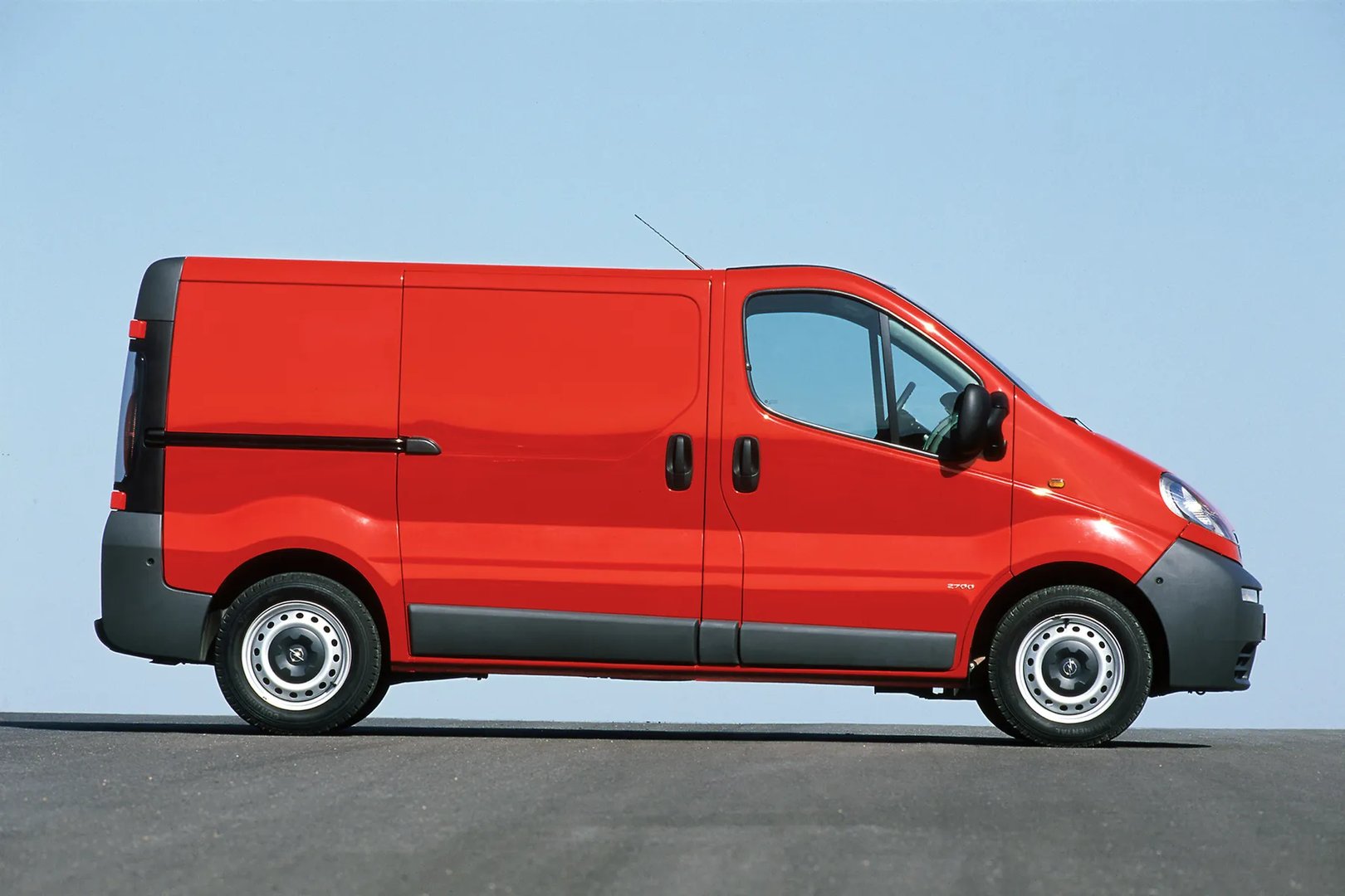Opel_Vivaro_1_generation__Van__5.jpg