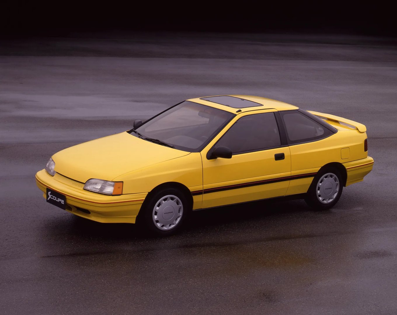 Hyundai_Scoupe_1_generation__Coupe__7.jpg